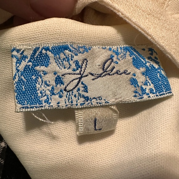 Chic Cream Lace Women's Tank Top - Picture 6 of 7